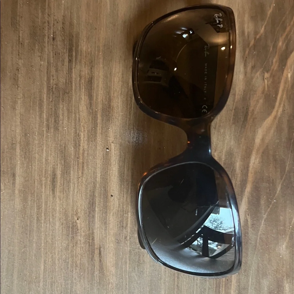 Ray-Ban tortoise shell polarized sunglasses with Tan Case - Picture 2 of 5